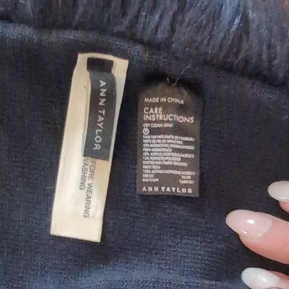 Ann Taylor Navy Faux Fur Neck Wrap Scarf - Picture 2 of 4